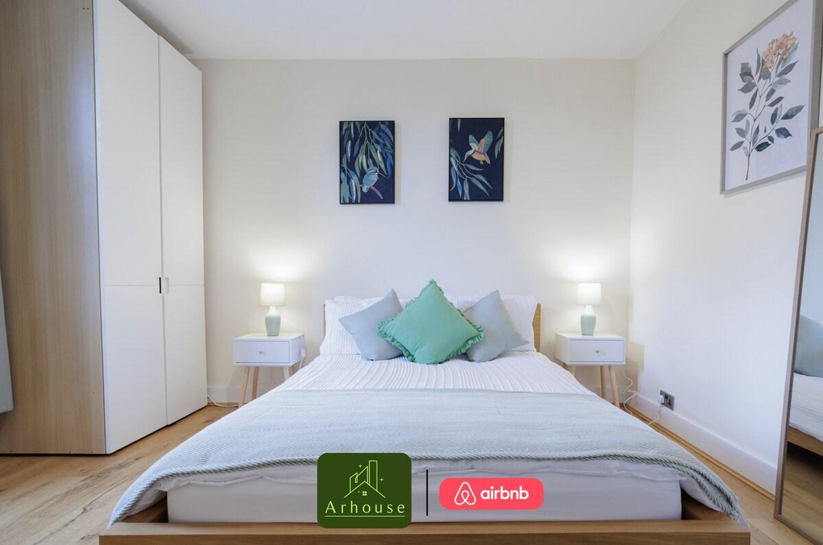 Large & Beautiful 3 Bed in Kensal Rise w Parking